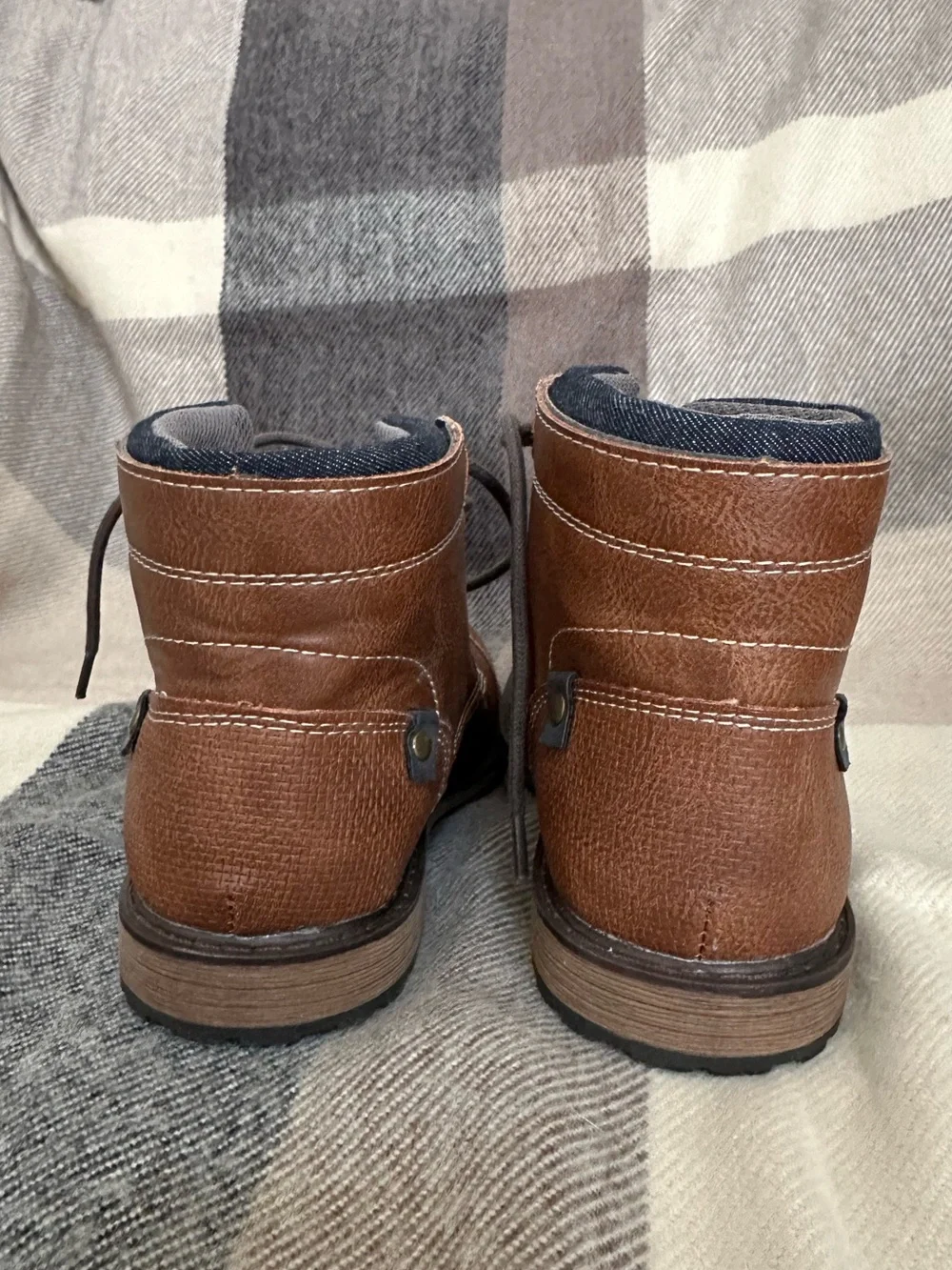 Like-New Boys Brown Lace-Up Boots